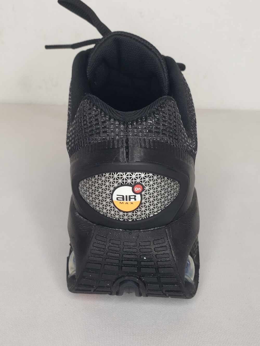 Nike ONE RIGHT SHOE ONLY Kids Black Mesh Air-Cushion Sneakers REPLACEMENT - Picture 4 of 6
